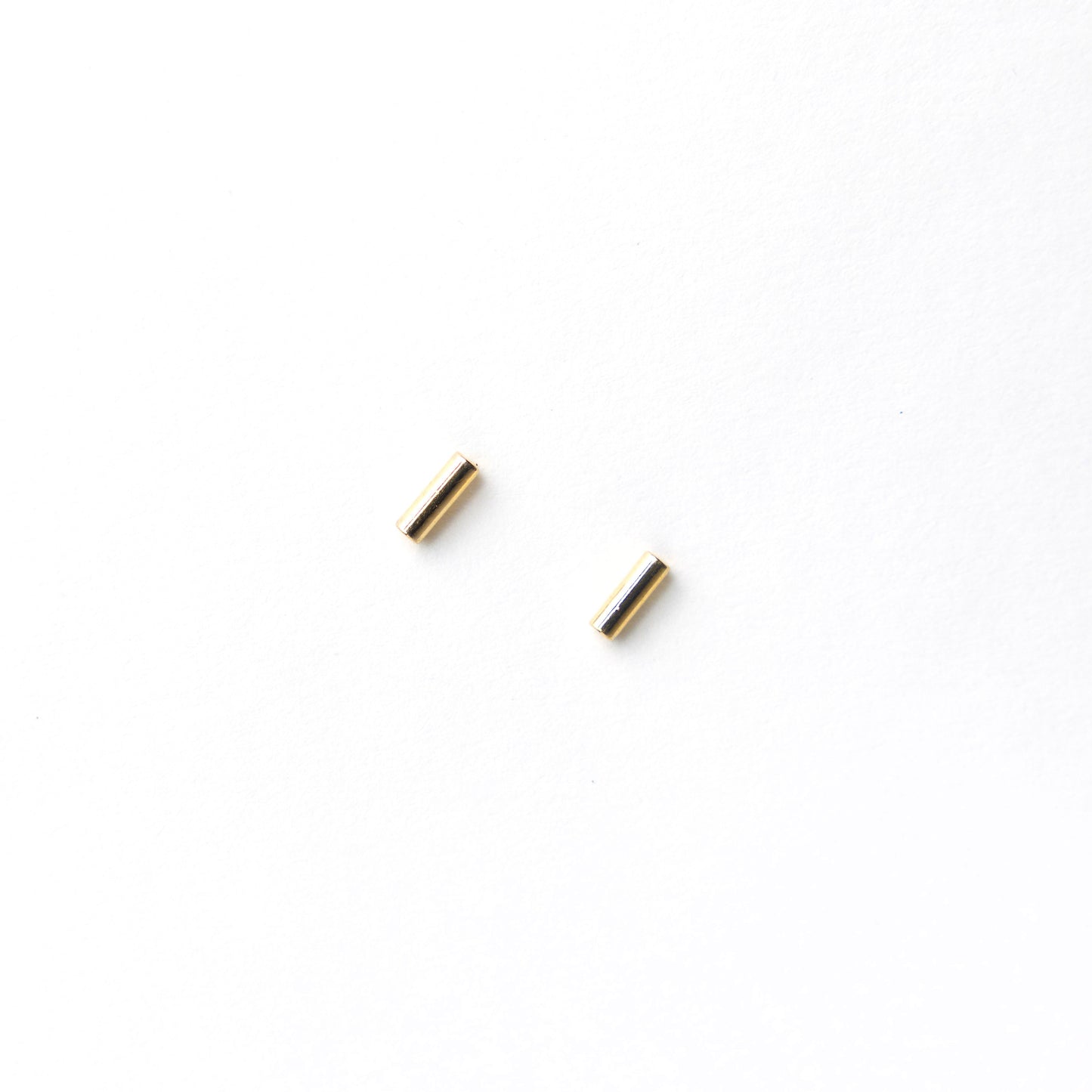 RAISE THE BAR STUD EARRING